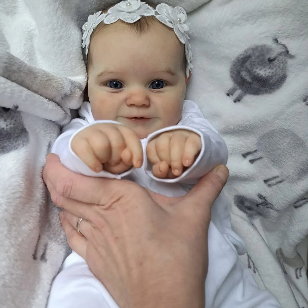 Cokela 50CM Peaches Soft Body Lifelike Reborn Baby Doll with 3D Skin Multiple Layers Painting with hand painted Hair Touch Doll
Cokela 50CM Peaches Soft Body Lifelike Reborn Baby Doll with 3D Skin Multiple Layers Painting with hand painted Hair Touch Doll