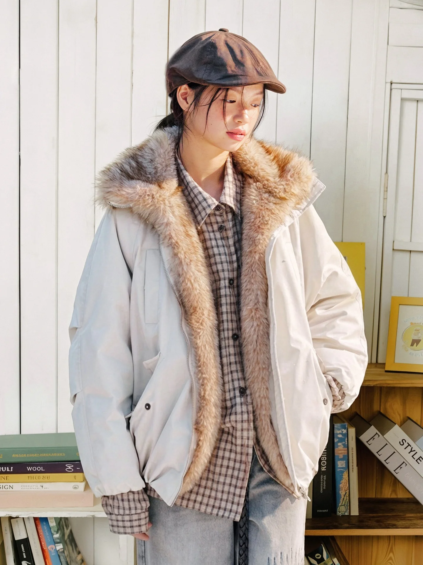 Octopusme Women's Thick down Parka Coat Stand Collar Flap Autumn Winter Warm White Duck Feather Jacket Regular Fit Retro Style
Octopusme Women's Thick down Parka Coat Stand Collar Flap Autumn Winter Warm White Duck Feather Jacket Regular Fit Retro Style