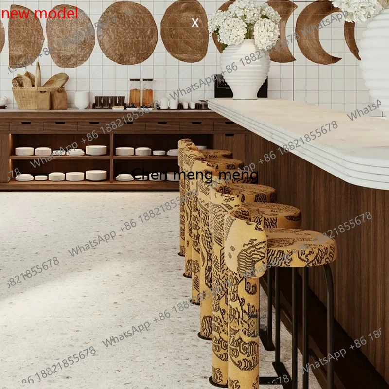 Light luxury bar chair high stool creative bar stool modern Nordic simplicity, front desk chair
Light luxury bar chair high stool creative bar stool modern Nordic simplicity, front desk chair