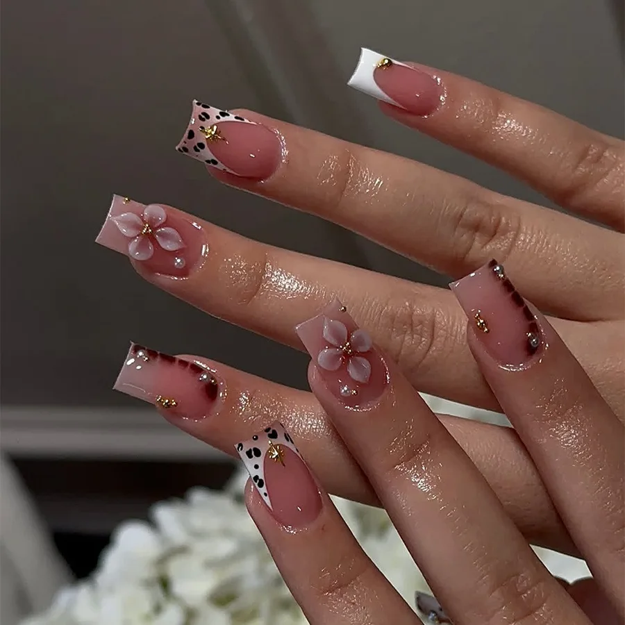 24PCS French Nude Pink False Nails Leopard 3D Floral Press on Nails Minimalist Fashionable Sweet Cool Style Detachable Nail Art
24PCS French Nude Pink False Nails Leopard 3D Floral Press on Nails Minimalist Fashionable Sweet Cool Style Detachable Nail Art