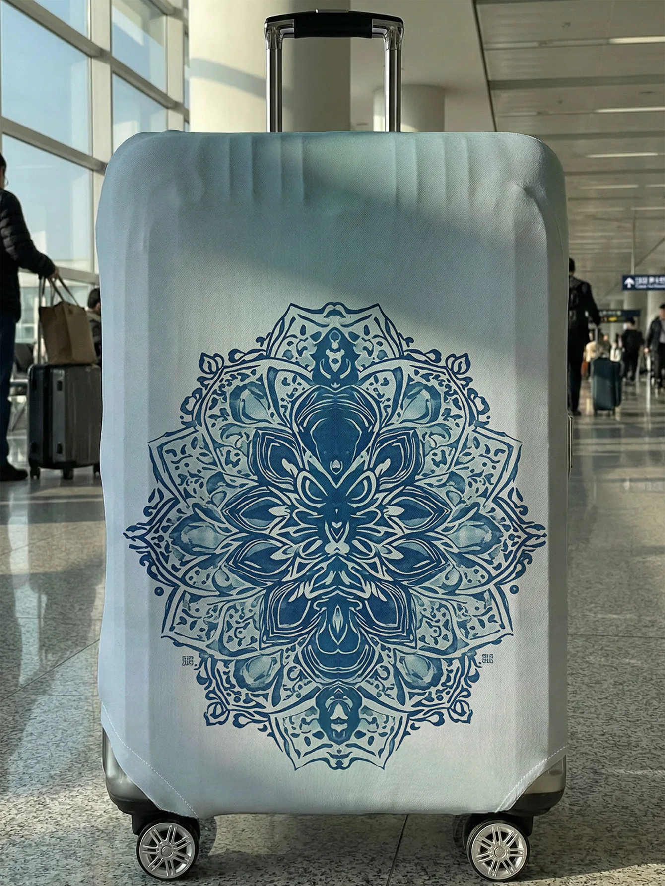 Blue Mandala Print Luggage Cover, Suitable for 18-32 Inch Luggage Cover, Luggage Handle Glove, Travel Accessories
Blue Mandala Print Luggage Cover, Suitable for 18-32 Inch Luggage Cover, Luggage Handle Glove, Travel Accessories