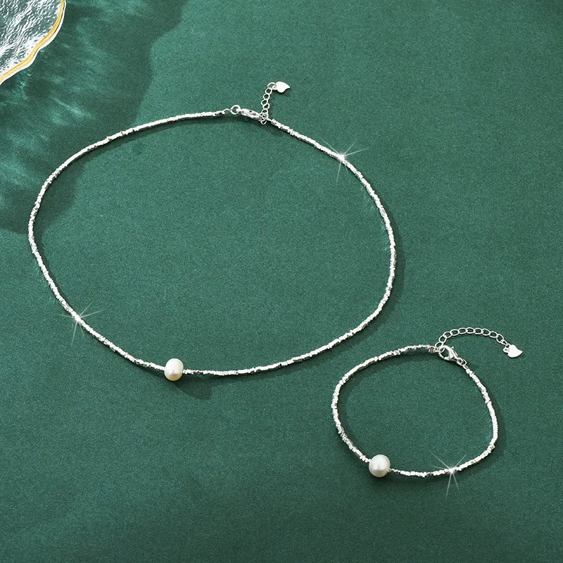 Цепочка на ключицу 2025 года, пресноводное колье, модный пригородный аксессуар для женщин. 
Цепочка на ключицу 2025 года, пресноводное колье, модный пригородный аксессуар для женщин.