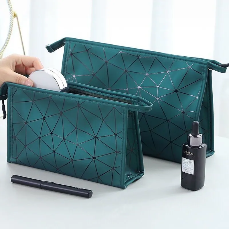 Simple and Practical PU Waterproof Diamond Grid Makeup and Wash Bag, Travel Portable Storage Bag
Simple and Practical PU Waterproof Diamond Grid Makeup and Wash Bag, Travel Portable Storage Bag