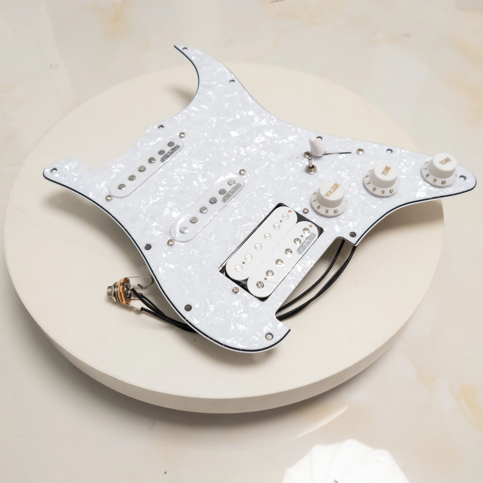Guitar Prewired Loaded Pickguard Set,with Alnico 5 SSH Humbucker Pickups Set for ST Guitar Electric Guitars Replacement Parts
Guitar Prewired Loaded Pickguard Set,with Alnico 5 SSH Humbucker Pickups Set for ST Guitar Electric Guitars Replacement Parts