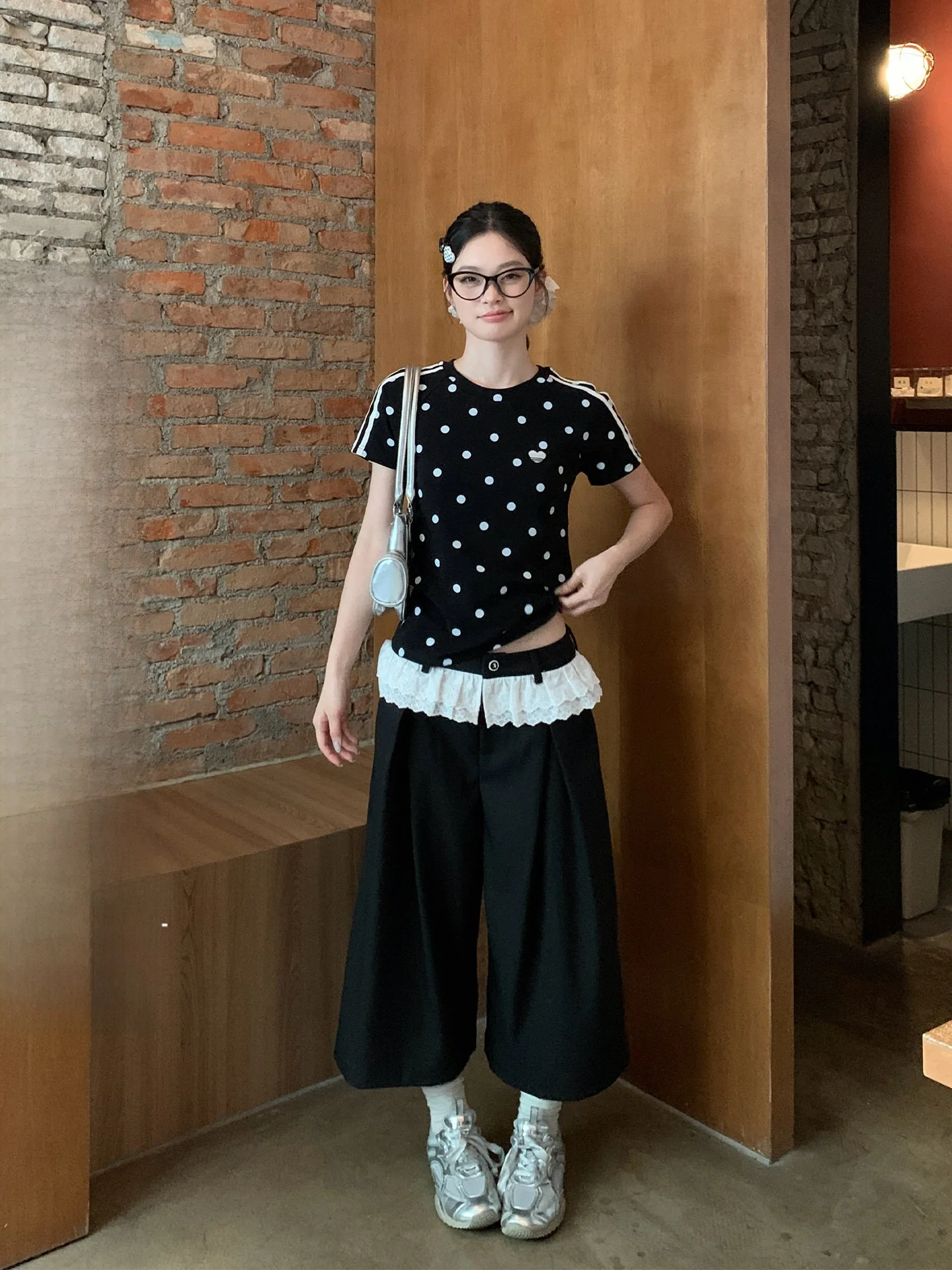 Black Lace Splice Wide Leg Pants Women's Summer Casual Straight Cut Trousers Commute Style High Waist Zipper High Waist
Black Lace Splice Wide Leg Pants Women's Summer Casual Straight Cut Trousers Commute Style High Waist Zipper High Waist