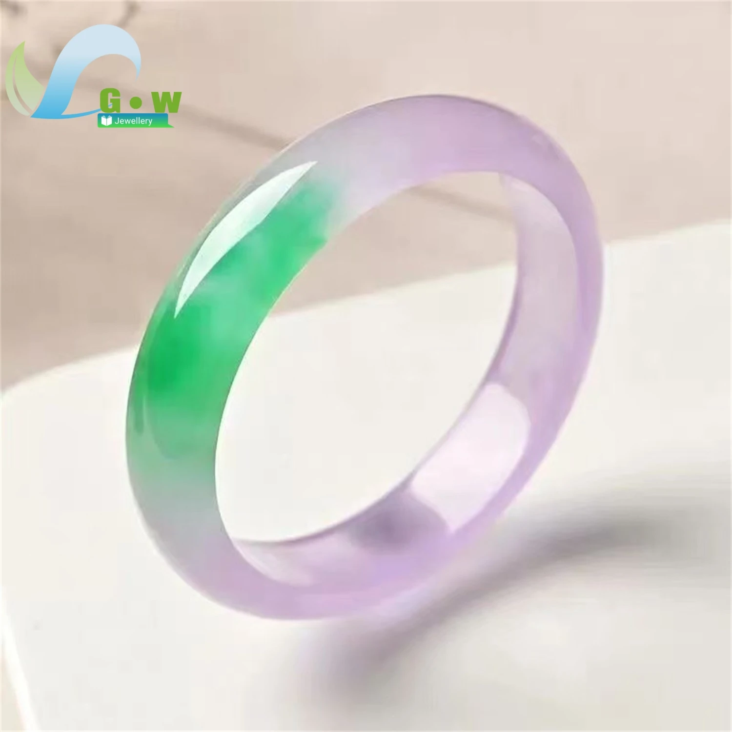 Elegant Wide Band Quartzite Jade Bangle Violet Green Floating Patterns Gradient Color Icy Translucent Stone Bracelet Women Fashi
Elegant Wide Band Quartzite Jade Bangle Violet Green Floating Patterns Gradient Color Icy Translucent Stone Bracelet Women Fashi
