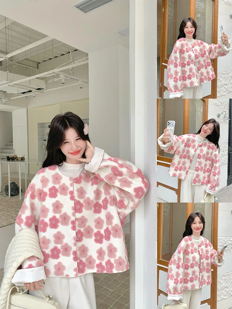 Pink 3D Flower Woolen Coat Sweet Cool Girl Style Women's Outerwear Fall Winter New Arrival Thickened Polyester Lamb Velvet Li...
Pink 3D Flower Woolen Coat Sweet Cool Girl Style Women's Outerwear Fall Winter New Arrival Thickened Polyester Lamb Velvet Li...
