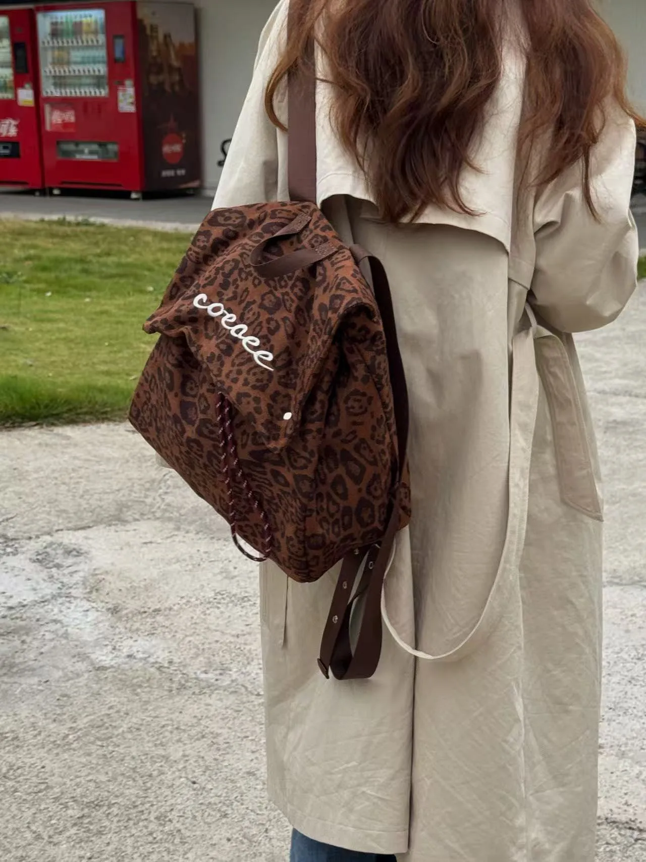 Large Capacity Student Commuter Backpack 2026 New Leopard Print Double Shoulder Bag Fashionable All-Match Personalized Letter...
Large Capacity Student Commuter Backpack 2026 New Leopard Print Double Shoulder Bag Fashionable All-Match Personalized Letter...