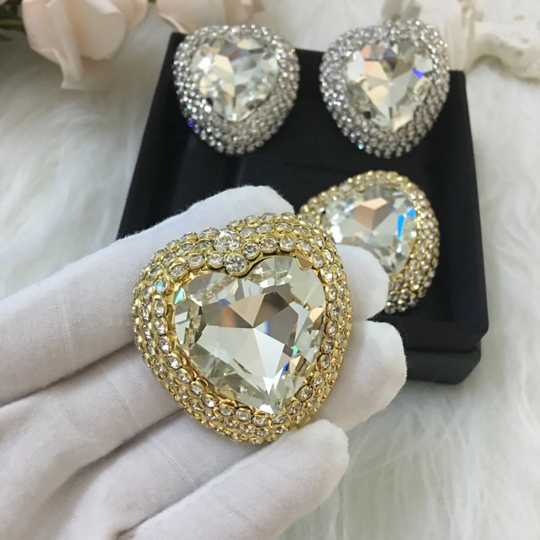 Europe and the United States Heart New fashion Gothic Clip-on earrings for women jewelry
Europe and the United States Heart New fashion Gothic Clip-on earrings for women jewelry