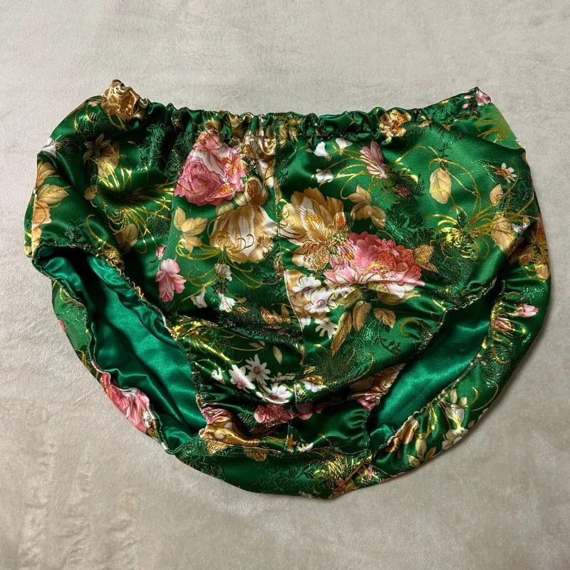 Man Briefs Glossy Silk Satin Flower Embroidery Panties Adult Men's Underwear Soft Smooth Touch Sissy CD Lingerie
Man Briefs Glossy Silk Satin Flower Embroidery Panties Adult Men's Underwear Soft Smooth Touch Sissy CD Lingerie