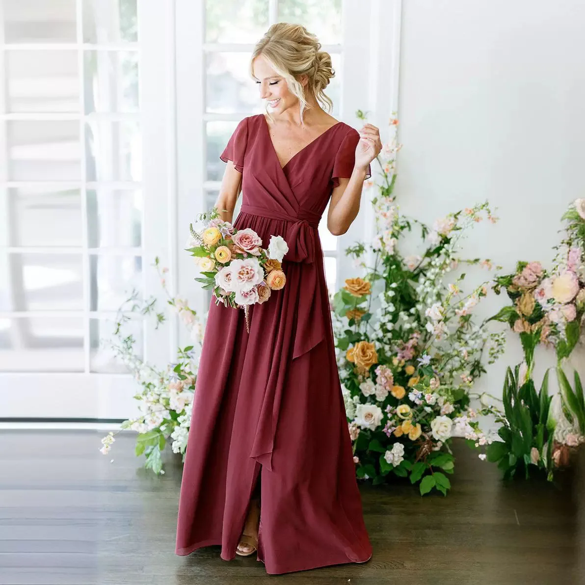 Elegant Long Sleeve Short Evening Gown for Women Polyester Fabric Company Annual Dinner Party New Arrival Spring Summer
Elegant Long Sleeve Short Evening Gown for Women Polyester Fabric Company Annual Dinner Party New Arrival Spring Summer