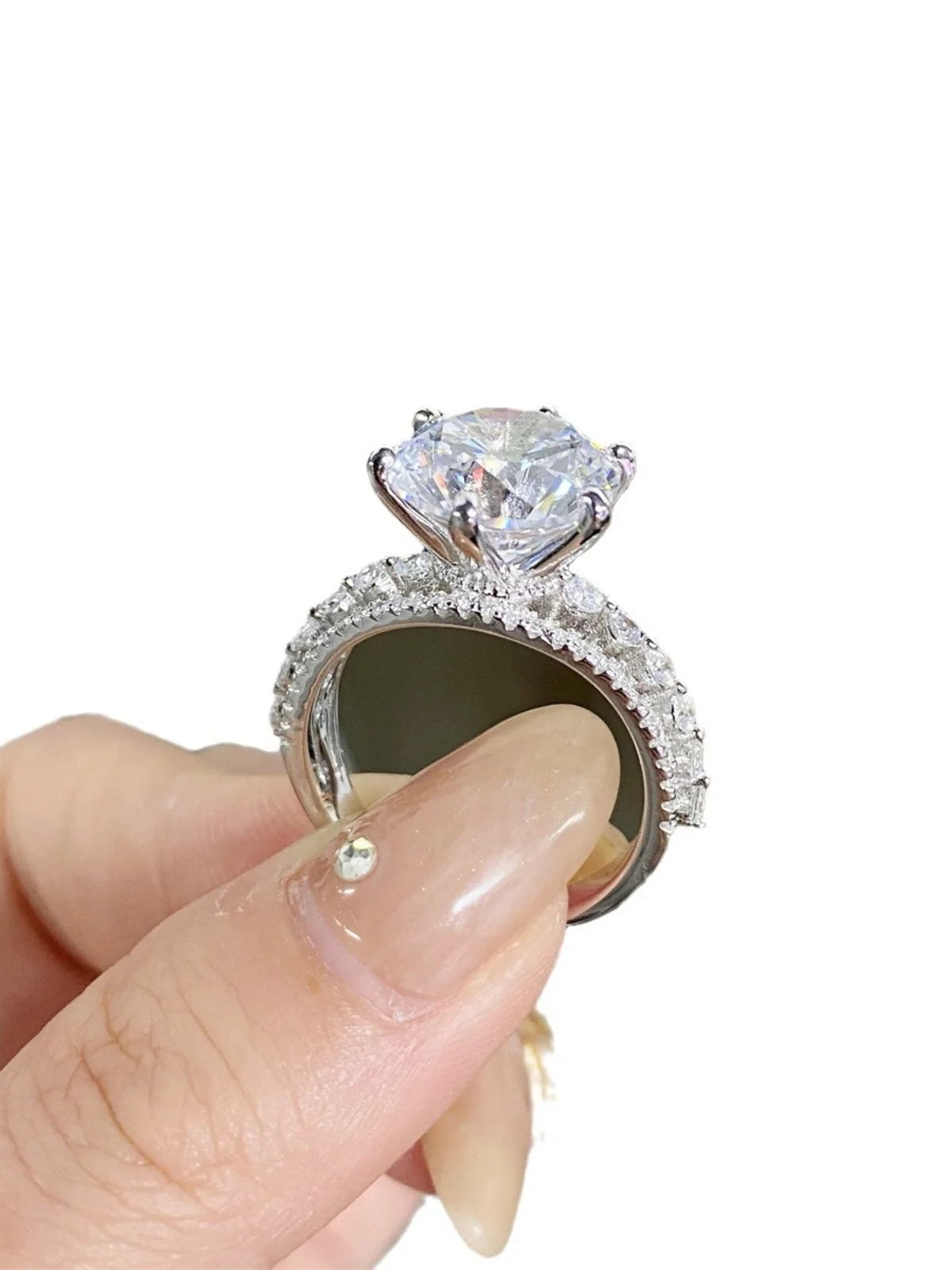 S925 Sterling Silver 5 Carat Moissanite Ring for Women Fre out Faion Jewelry Geometric Pattern ex Pure Silver Gemstone
S925 Sterling Silver 5 Carat Moissanite Ring for Women Fre out Faion Jewelry Geometric Pattern ex Pure Silver Gemstone