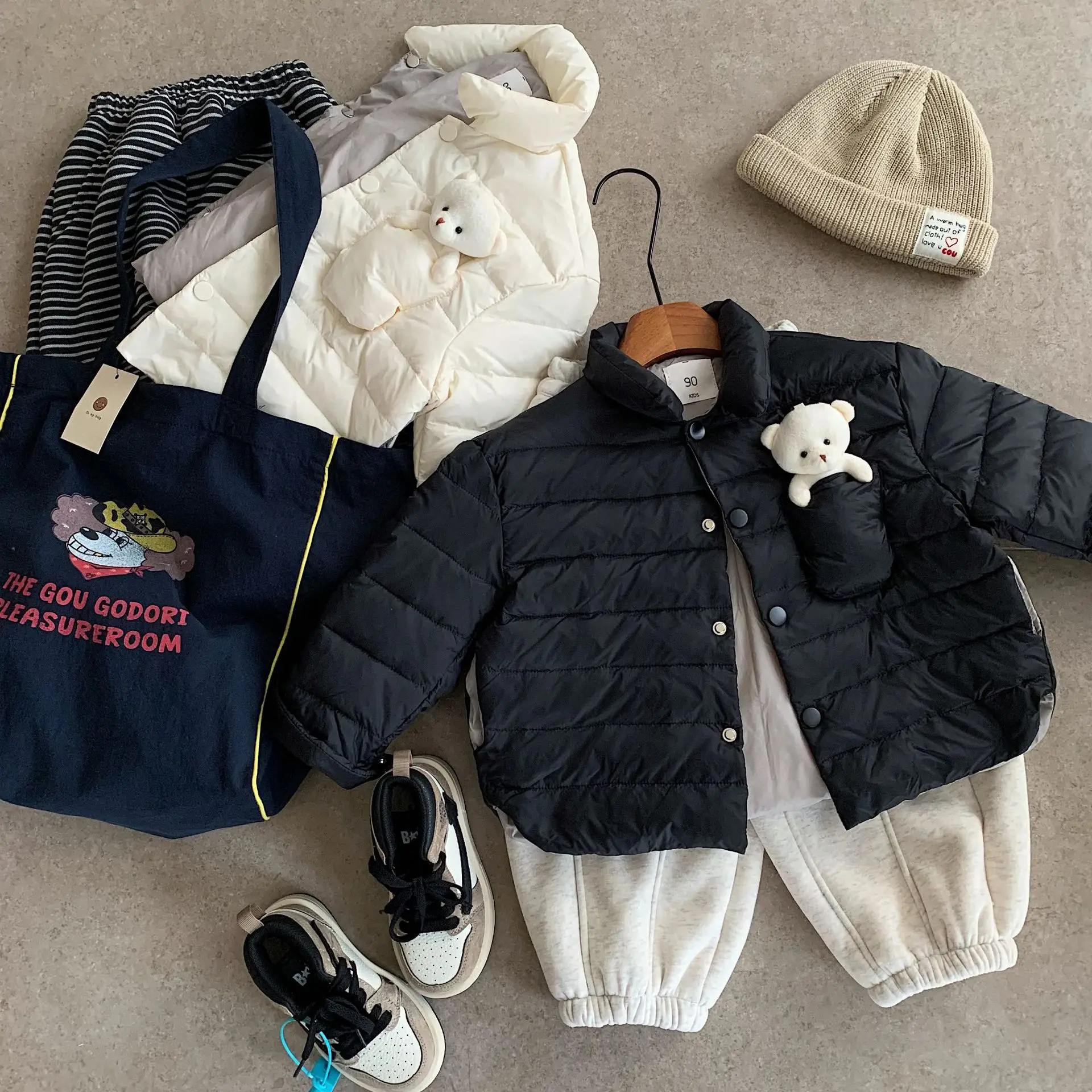 Пуховик для маленьких мальчиков с 3D медведем, утепленная теплая детская парка для маленьких мальчиков, новая зимняя однотонная верхняя одежда для маленьких мальчиков с белой уткой, пальто
Пуховик для маленьких мальчиков с 3D медведем, утепленная теплая детская парка для маленьких мальчиков, новая зимняя однотонная верхняя одежда для маленьких мальчиков с белой уткой, пальто