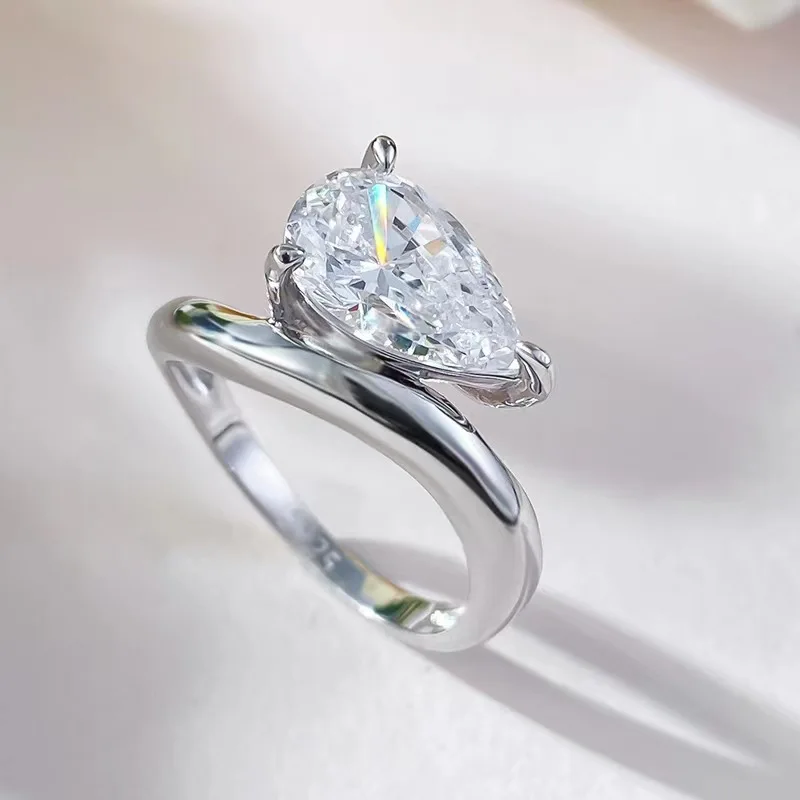 100% 925 Sterling Silver Real 2 Carat D Color Pear Moissanite Wedding Rings For Women 18K White Gold Plated Bridal Fine Jewelry
100% 925 Sterling Silver Real 2 Carat D Color Pear Moissanite Wedding Rings For Women 18K White Gold Plated Bridal Fine Jewelry
