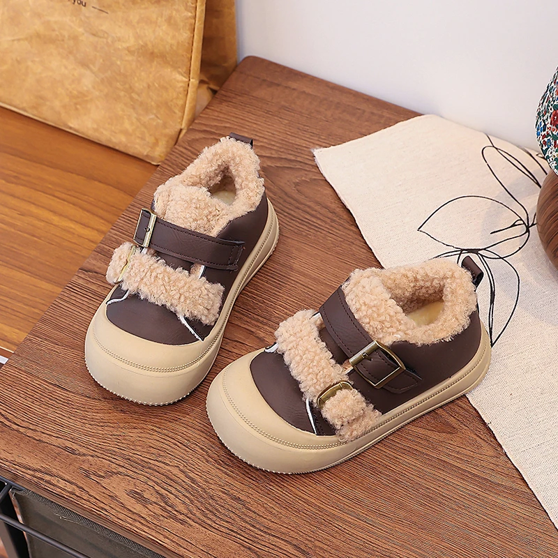 2025 Winter New Children's Shoes Korean Edition Plush Girls' Cotton Shoes Thickened Warm Anti Kick Casual Shoes
2025 Winter New Children's Shoes Korean Edition Plush Girls' Cotton Shoes Thickened Warm Anti Kick Casual Shoes
