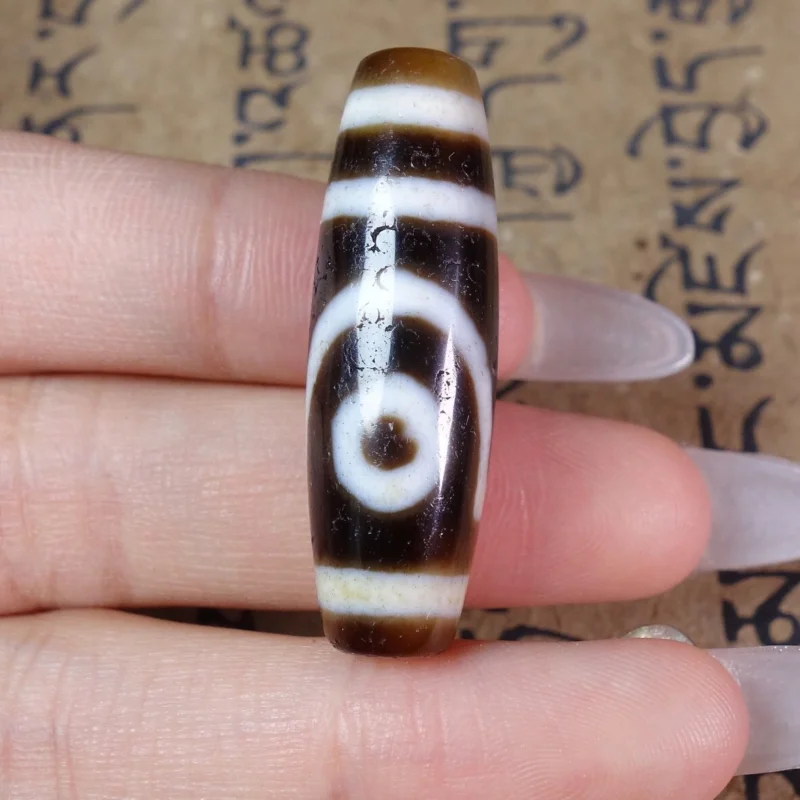 Ancient Tibetan DZI Beads Old Agate Lucky 2 Eye Totem Amulet Pendant GZI #3755
Ancient Tibetan DZI Beads Old Agate Lucky 2 Eye Totem Amulet Pendant GZI #3755