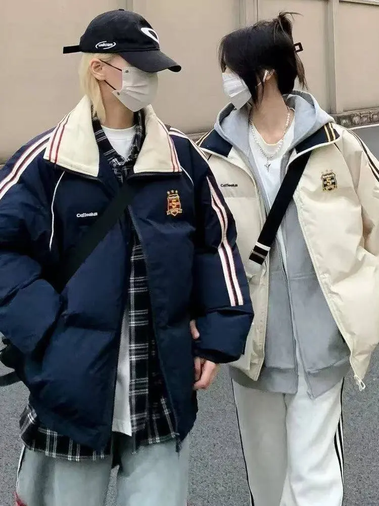 Ретро Гонконг Sle полосатая цветная бровая хлопковая куртка женская зимняя вышивка хлебное пальто воротник-стойка отложной воротник
Ретро Гонконг Sle полосатая цветная бровая хлопковая куртка женская зимняя вышивка хлебное пальто воротник-стойка отложной воротник