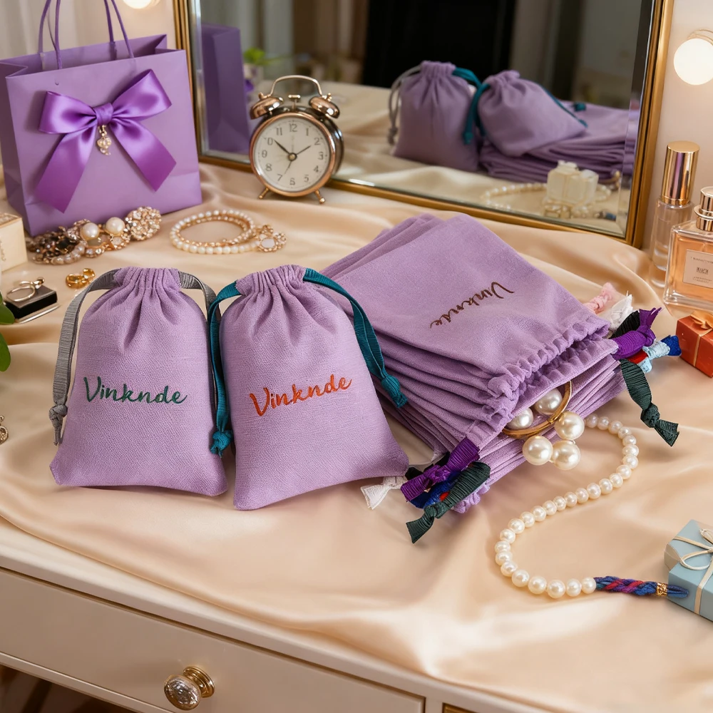 Custom Logo Earring Bracelet Canvas Cotton Jewellery Gift Bag Ribbon Drawstring Purple Jewelry Packaging Bags Cosmetic Organizer
Custom Logo Earring Bracelet Canvas Cotton Jewellery Gift Bag Ribbon Drawstring Purple Jewelry Packaging Bags Cosmetic Organizer