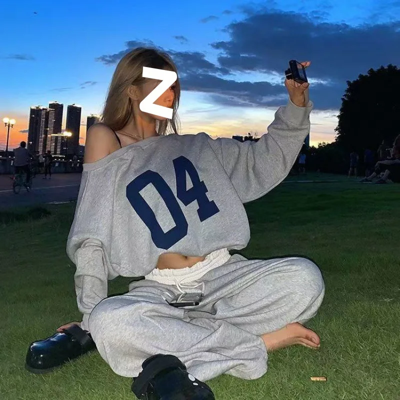 American Style Sweatshirt Retro Hot Girl Off-Shoulder Number Design Long Sleeve Women Loose Long Pants Two-Piece Set
American Style Sweatshirt Retro Hot Girl Off-Shoulder Number Design Long Sleeve Women Loose Long Pants Two-Piece Set