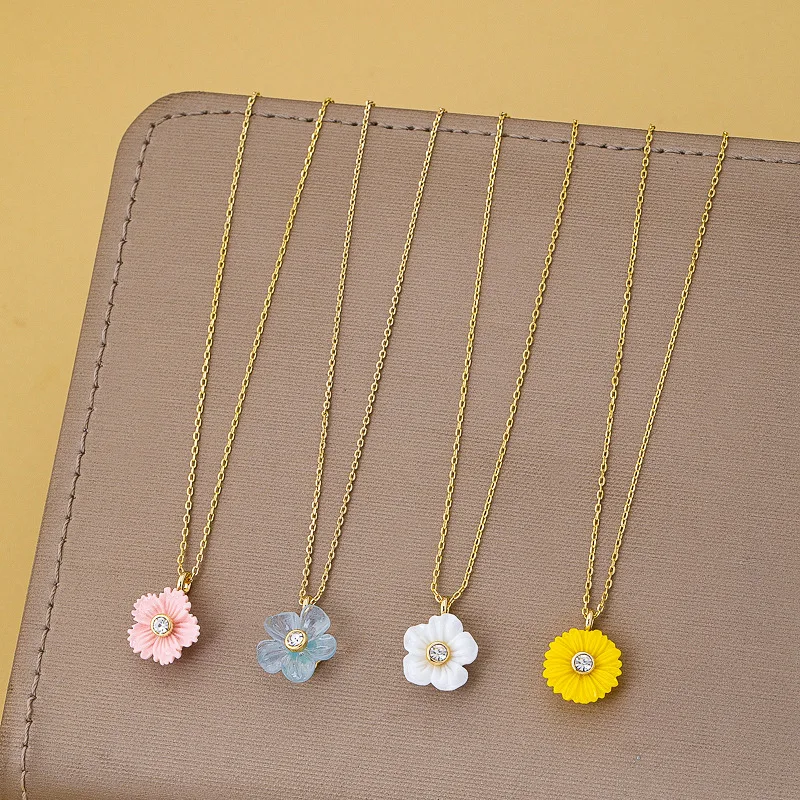 New Sweet Forest-style Small Flower-shaped Zircon Embellished Necklace Niche Fashion Design Versatile Temperament Clavicle Chain
New Sweet Forest-style Small Flower-shaped Zircon Embellished Necklace Niche Fashion Design Versatile Temperament Clavicle Chain