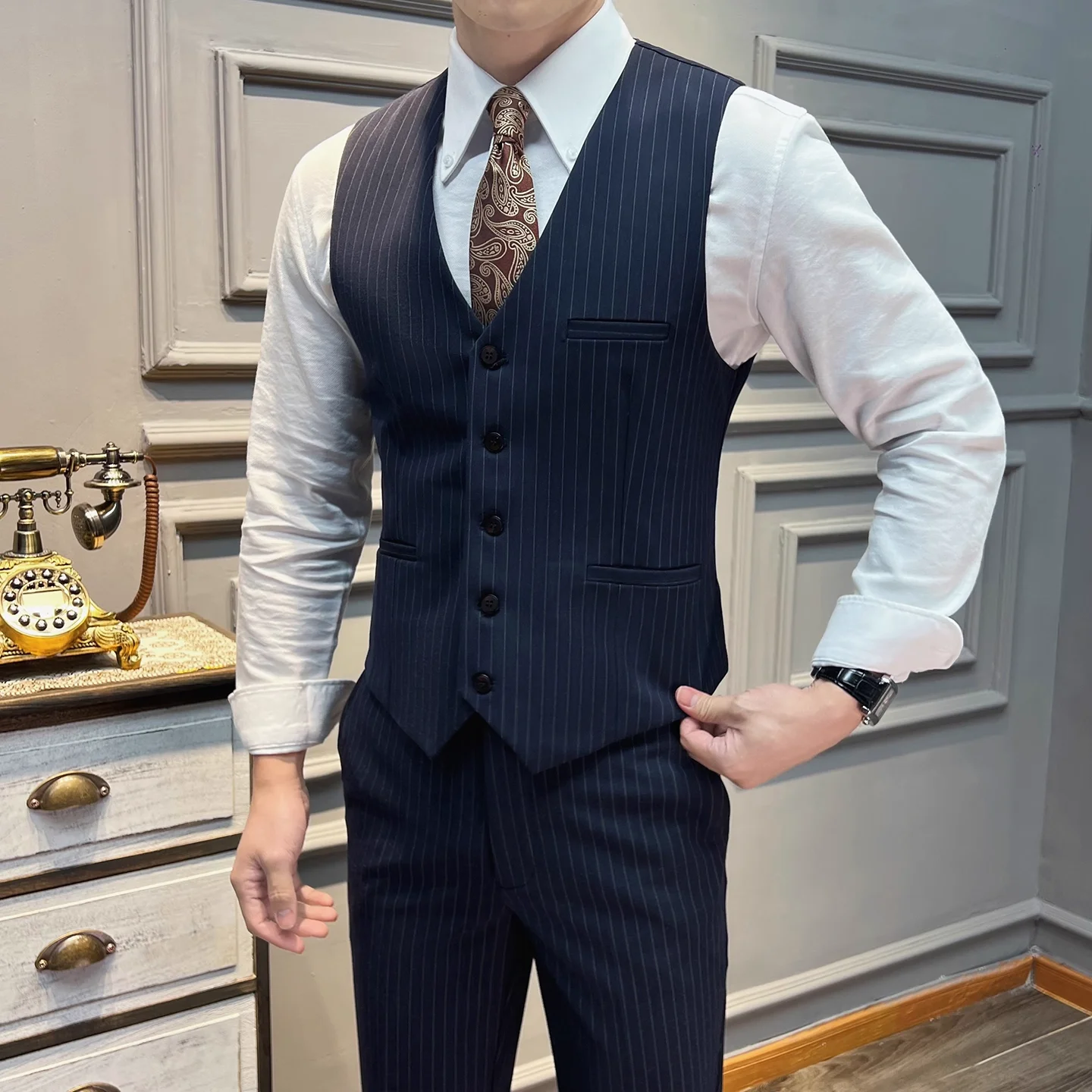 5XL-M( Vest + Pants) High-end Brand stripe Suit Vest 2 pieces Men Luxury Fashion Groom Wedding Vest Set Male Club Party Clothing
5XL-M( Vest + Pants) High-end Brand stripe Suit Vest 2 pieces Men Luxury Fashion Groom Wedding Vest Set Male Club Party Clothing