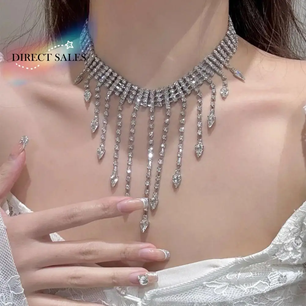 Sparkling Full Rhinestone Necklaces Korean Style Geometric Tassel Necklaces Neckchain Jewelry Accessories Wedding Bride Jewelry
Sparkling Full Rhinestone Necklaces Korean Style Geometric Tassel Necklaces Neckchain Jewelry Accessories Wedding Bride Jewelry