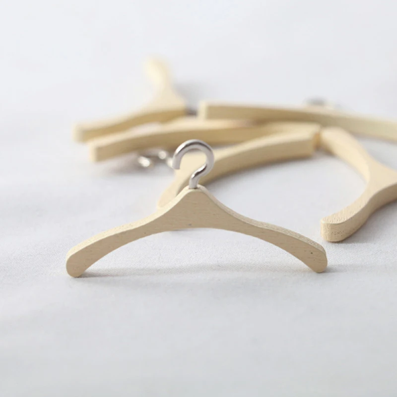 5Pcs 1:12 Dollhouse Miniture Coat Hanger Simulation Decoration Dolls Accessories Kids Pretend Play Toys Model
5Pcs 1:12 Dollhouse Miniture Coat Hanger Simulation Decoration Dolls Accessories Kids Pretend Play Toys Model
