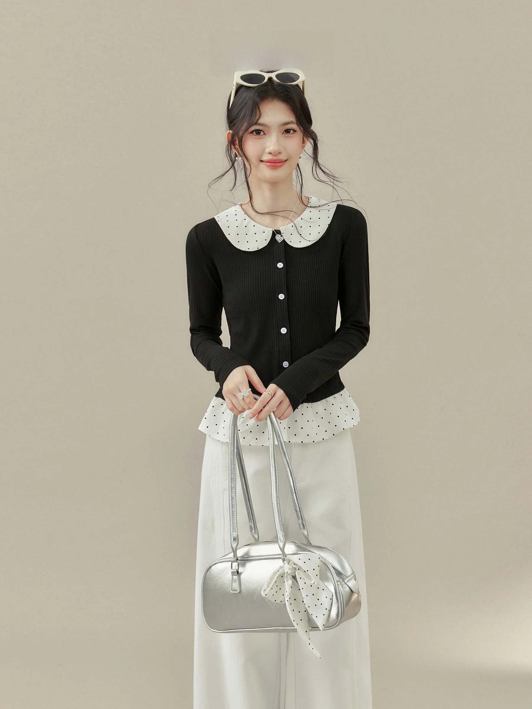 Short Sleeveless Women's T-shirt Black Polka Dot Collar Long Sleeve Spring Commute Style Korean Brand Qiu Yang Xi
Short Sleeveless Women's T-shirt Black Polka Dot Collar Long Sleeve Spring Commute Style Korean Brand Qiu Yang Xi