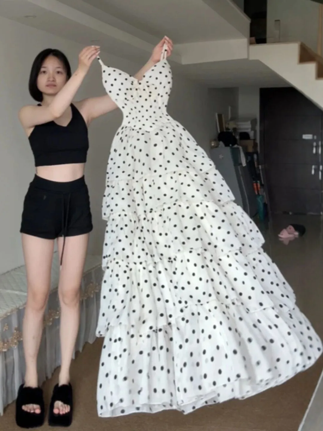French Style V-Neck Polka Dot Strap Dress Maxi Skirt Summer Beach Vacation Wind Gentle Soft Polyester Fiber High Waist Slim Fit
French Style V-Neck Polka Dot Strap Dress Maxi Skirt Summer Beach Vacation Wind Gentle Soft Polyester Fiber High Waist Slim Fit