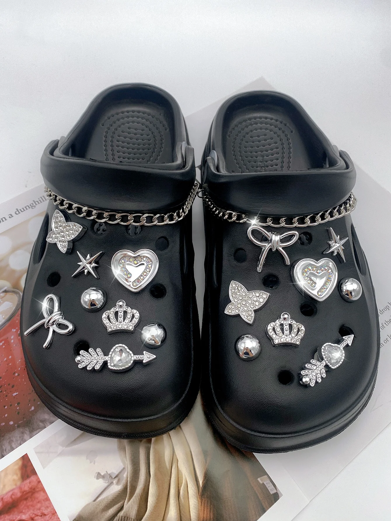 18 pieces of silver chain and crown. Butterfly, fancy diamond heart, ABS heart diamond arrow, bow, star, ABS pearl shoe buckle D
18 pieces of silver chain and crown. Butterfly, fancy diamond heart, ABS heart diamond arrow, bow, star, ABS pearl shoe buckle D