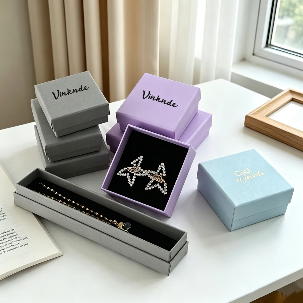 24Pcs/Lot Custom Logo Jewelry Paper Box for Earrings Rings Necklaces Broof Cosmetics Gift Packaging Wedding Favor Organizer
24Pcs/Lot Custom Logo Jewelry Paper Box for Earrings Rings Necklaces Broof Cosmetics Gift Packaging Wedding Favor Organizer