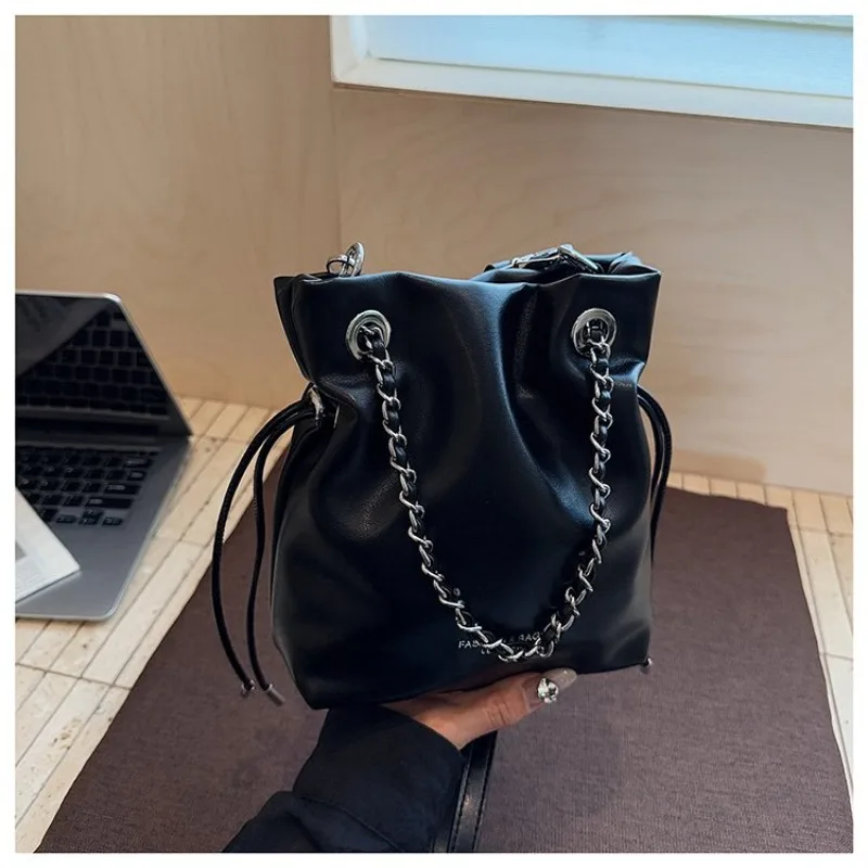 Classic And Trendy Designer Diaper Bag For Women Luxury Leather Tote Large Capacity Elegant Crossbody Shoulder Bag Solid
Classic And Trendy Designer Diaper Bag For Women Luxury Leather Tote Large Capacity Elegant Crossbody Shoulder Bag Solid