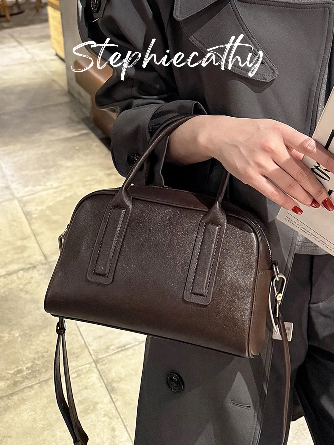 SC High-quality Cowhide Handbag Women Elegant Long Strap Cross body Top-handles Boston Bag Commute Purse Versatile Daily Travel
SC High-quality Cowhide Handbag Women Elegant Long Strap Cross body Top-handles Boston Bag Commute Purse Versatile Daily Travel