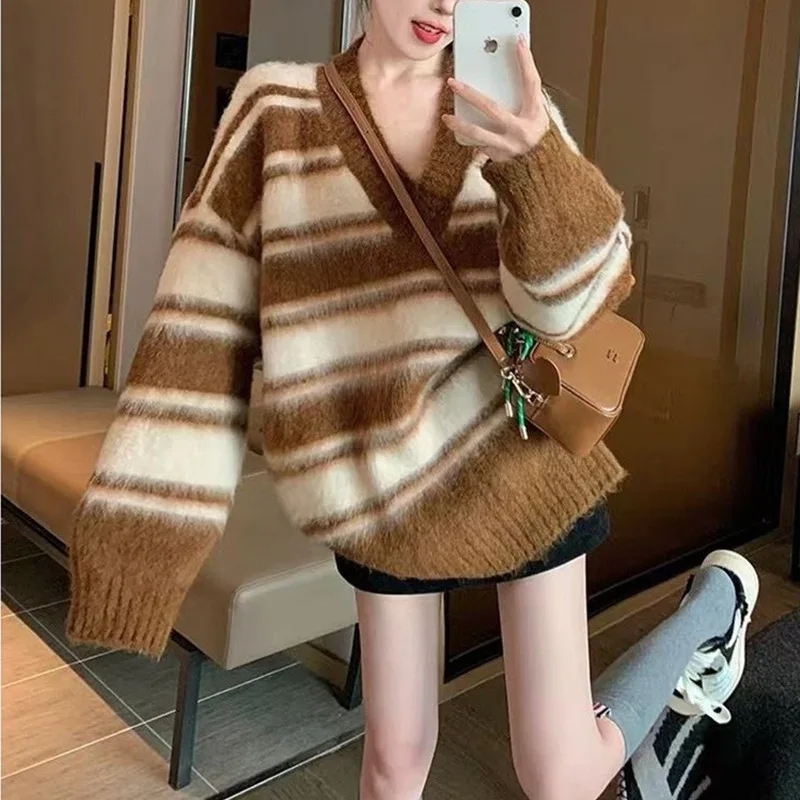 Caramel Striped V-Ne Women's Knitted Sweater Thiened Retro Korean Sle Winter New Arrival Casual Loose Fit Long Sve
Caramel Striped V-Ne Women's Knitted Sweater Thiened Retro Korean Sle Winter New Arrival Casual Loose Fit Long Sve