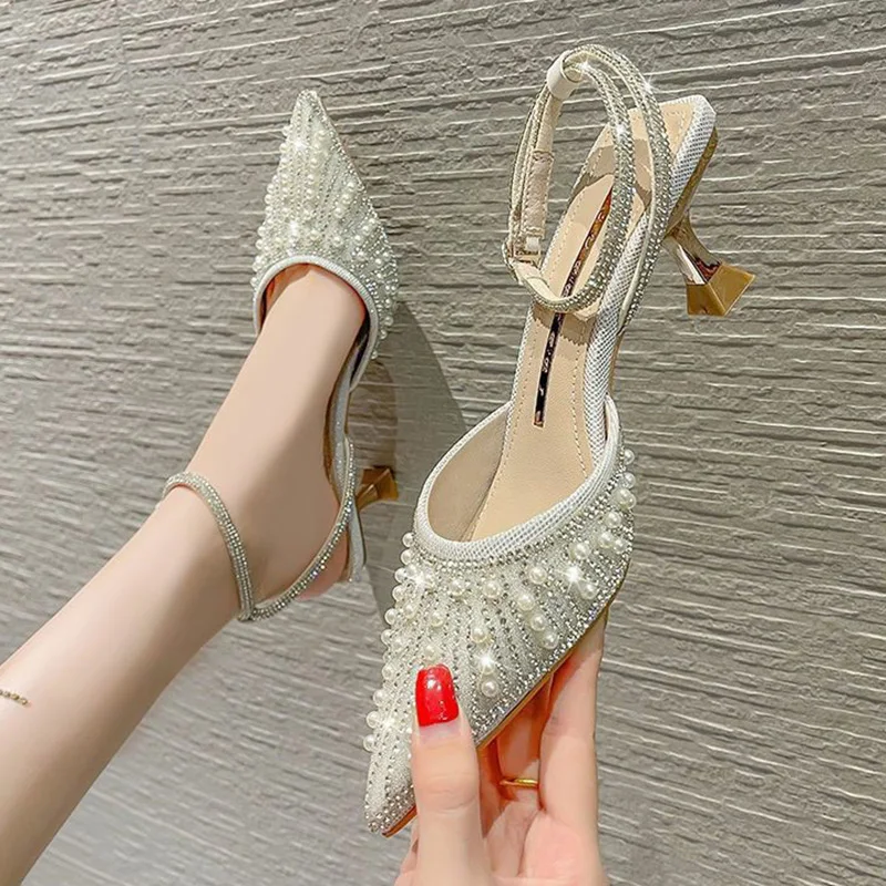 Pointed Toe Pearl Pumps Elegant Women's High Heels Fashion Crystal Party Luxury Shoes with Rhinestones Women Sandals 40
Pointed Toe Pearl Pumps Elegant Women's High Heels Fashion Crystal Party Luxury Shoes with Rhinestones Women Sandals 40