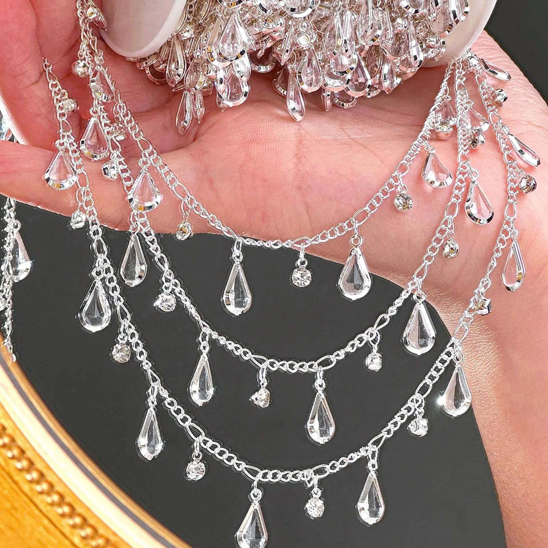0.5/1/2m Exquisite Droplet Crystal Rhinestone Charm Tassel Chain DIY Bracelet Necklace Headwear Clothing Decoration Accessories
0.5/1/2m Exquisite Droplet Crystal Rhinestone Charm Tassel Chain DIY Bracelet Necklace Headwear Clothing Decoration Accessories