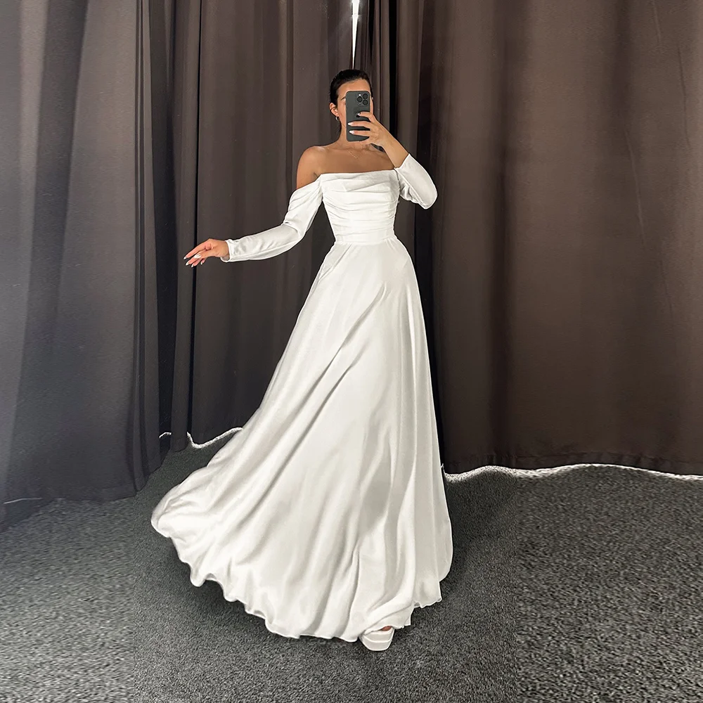 Customized Simple Boat Collar Satin Solid Wedding Party Dress Long Court Wedding Gown Long Sleeve
Customized Simple Boat Collar Satin Solid Wedding Party Dress Long Court Wedding Gown Long Sleeve