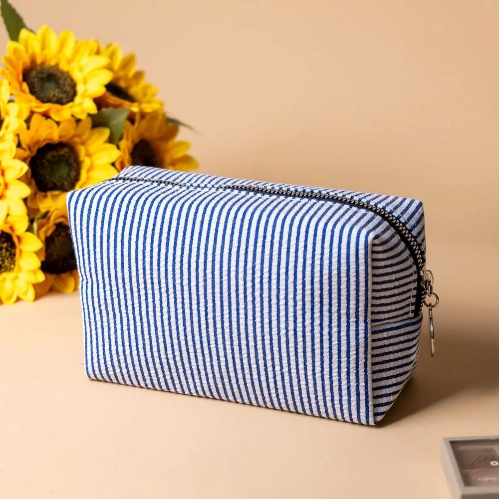 Striped Makeup Bag Soft Seersucker Fabric Large Capacity Toiletry Pouch Multi-purpose Zipper Closure Cosmetic Pouch Daily Use
Striped Makeup Bag Soft Seersucker Fabric Large Capacity Toiletry Pouch Multi-purpose Zipper Closure Cosmetic Pouch Daily Use