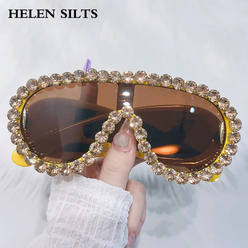 Women's Luxury Designer Sunglasses Rhinestone Diamond Fashion UV400 Protective Eyewear Lady Sun Glasses
Women's Luxury Designer Sunglasses Rhinestone Diamond Fashion UV400 Protective Eyewear Lady Sun Glasses