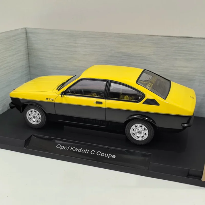 Модель автомобиля MCG OPEL KADETT C COUPE в масштабе 1:18, литая, статическая, для коллекции, декоративная, праздничный подарок, игрушка, классический сувенир
Модель автомобиля MCG OPEL KADETT C COUPE в масштабе 1:18, литая, статическая, для коллекции, декоративная, праздничный подарок, игрушка, классический сувенир