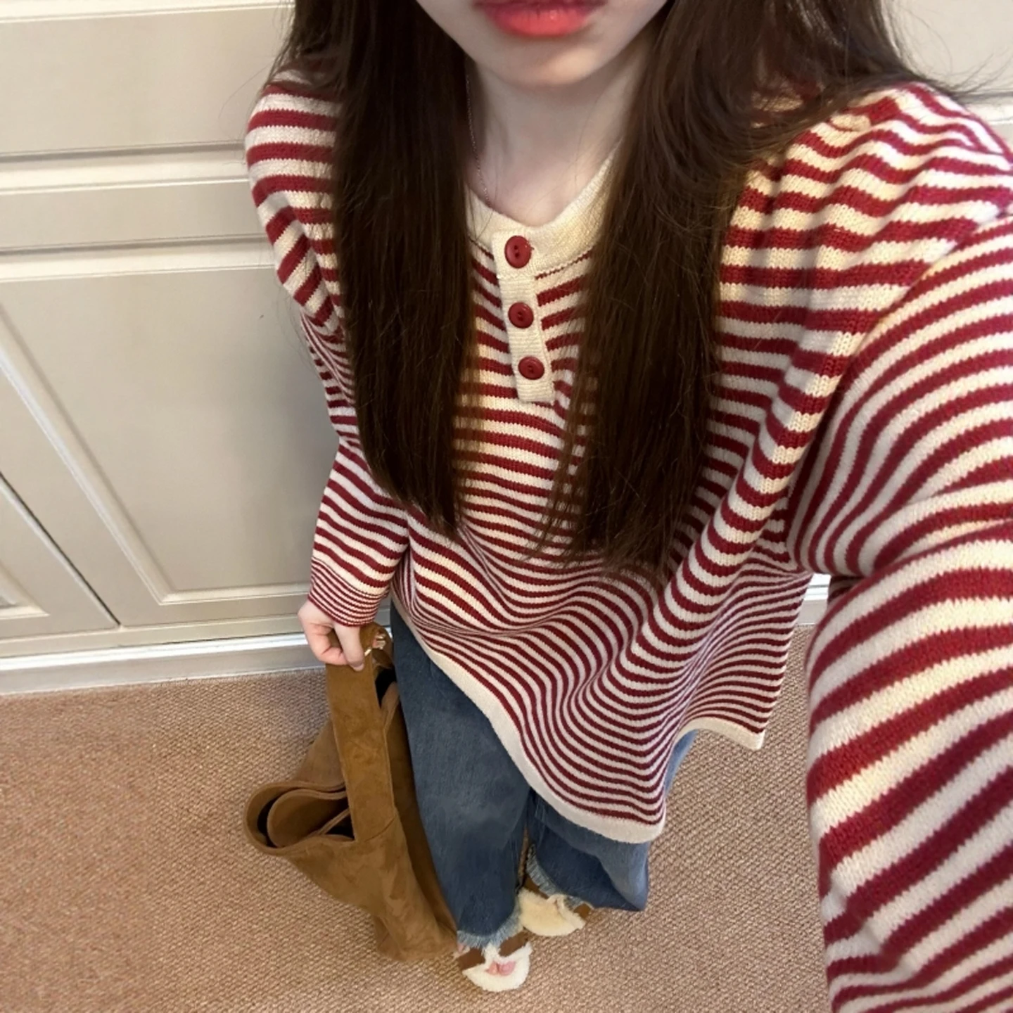 Американский дизайн, круглый вязаный свитер в красную полоску, женский свободный утягивающий повседневный топ, весенне-осенний удобный ленивый слей
Американский дизайн, круглый вязаный свитер в красную полоску, женский свободный утягивающий повседневный топ, весенне-осенний удобный ленивый слей