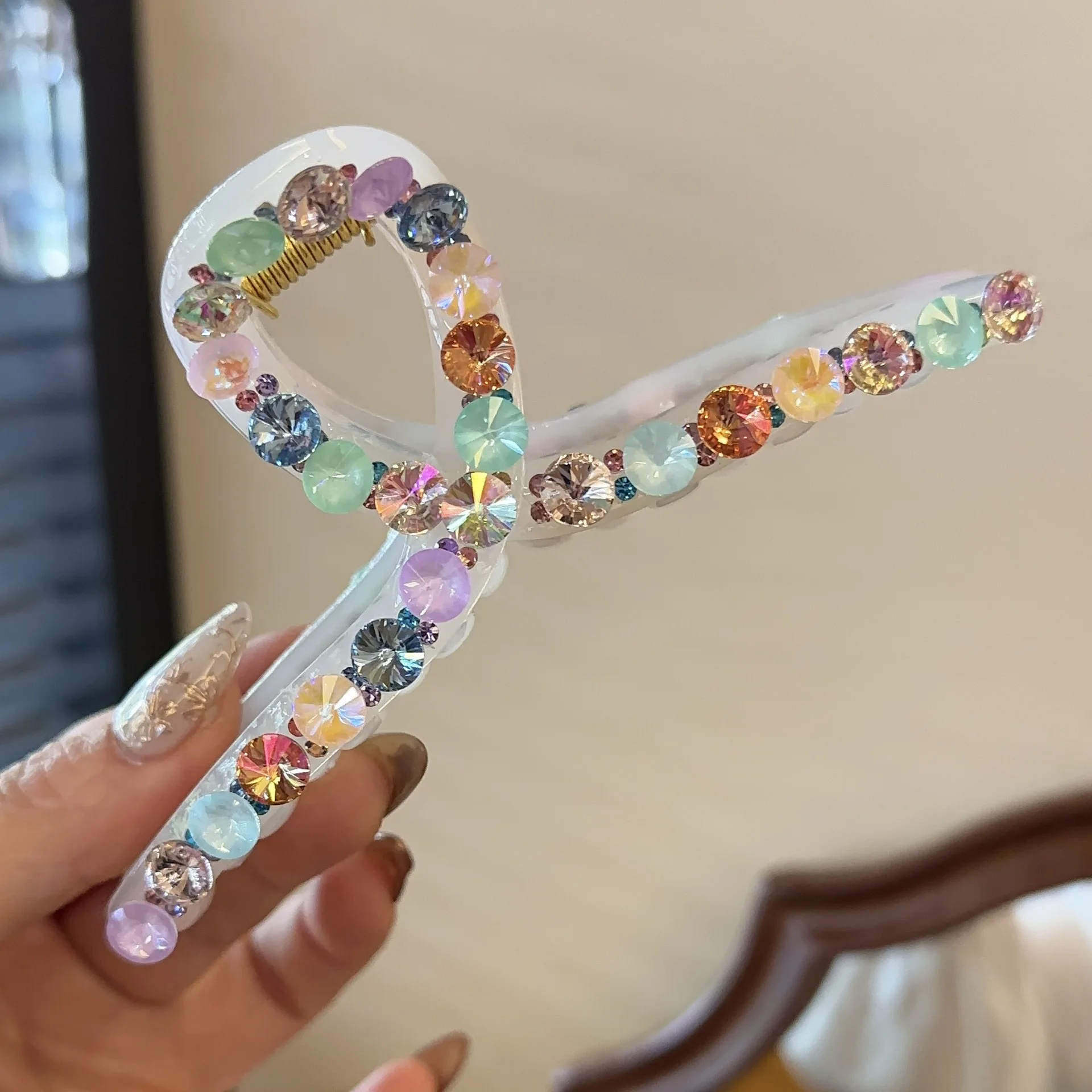 French Women's Hair Clips Elegant Acetate Hair Claw Medium Size Sweet Shark Clip Exquisite Korean Headwear Hairs Accessories
French Women's Hair Clips Elegant Acetate Hair Claw Medium Size Sweet Shark Clip Exquisite Korean Headwear Hairs Accessories