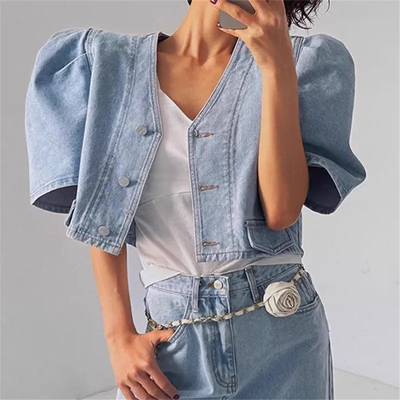 Summer New Women Korean Vintage Light Blue Slim Short Denim Jacket V-Neck Puff Sleeve Single-Breasted Cowboy Outerwear Female
Summer New Women Korean Vintage Light Blue Slim Short Denim Jacket V-Neck Puff Sleeve Single-Breasted Cowboy Outerwear Female