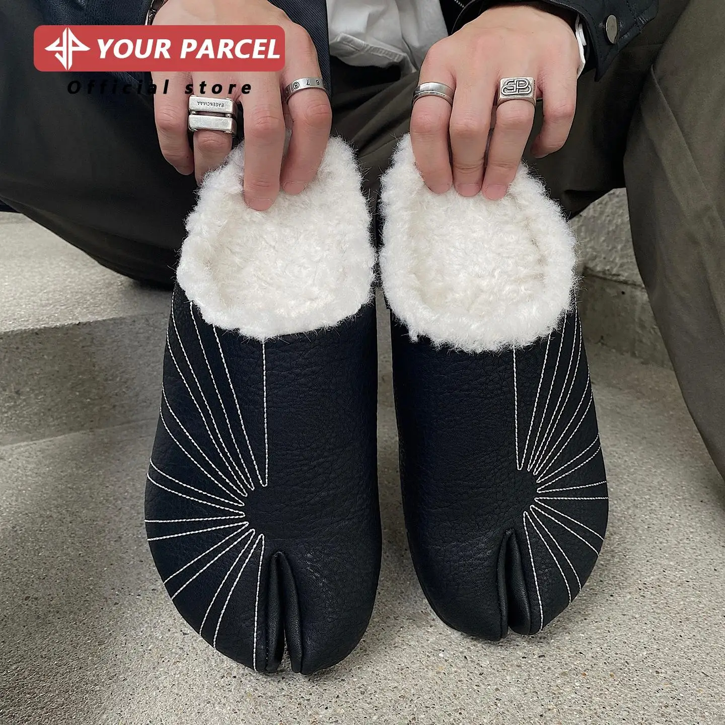 Tabi shoes for men winter velvet slippers cork sole Boken car stitching design casual split toe outdoor Muller shoes
Tabi shoes for men winter velvet slippers cork sole Boken car stitching design casual split toe outdoor Muller shoes