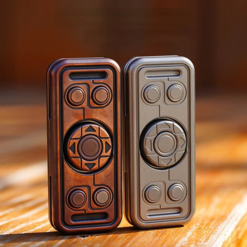 Новинка 2025, быстроразъемный спиннер-пресс, ретро-ручка, металлическая модная игра для взрослых, офис, декомпрессионный артефакт, черная технология T
Новинка 2025, быстроразъемный спиннер-пресс, ретро-ручка, металлическая модная игра для взрослых, офис, декомпрессионный артефакт, черная технология T