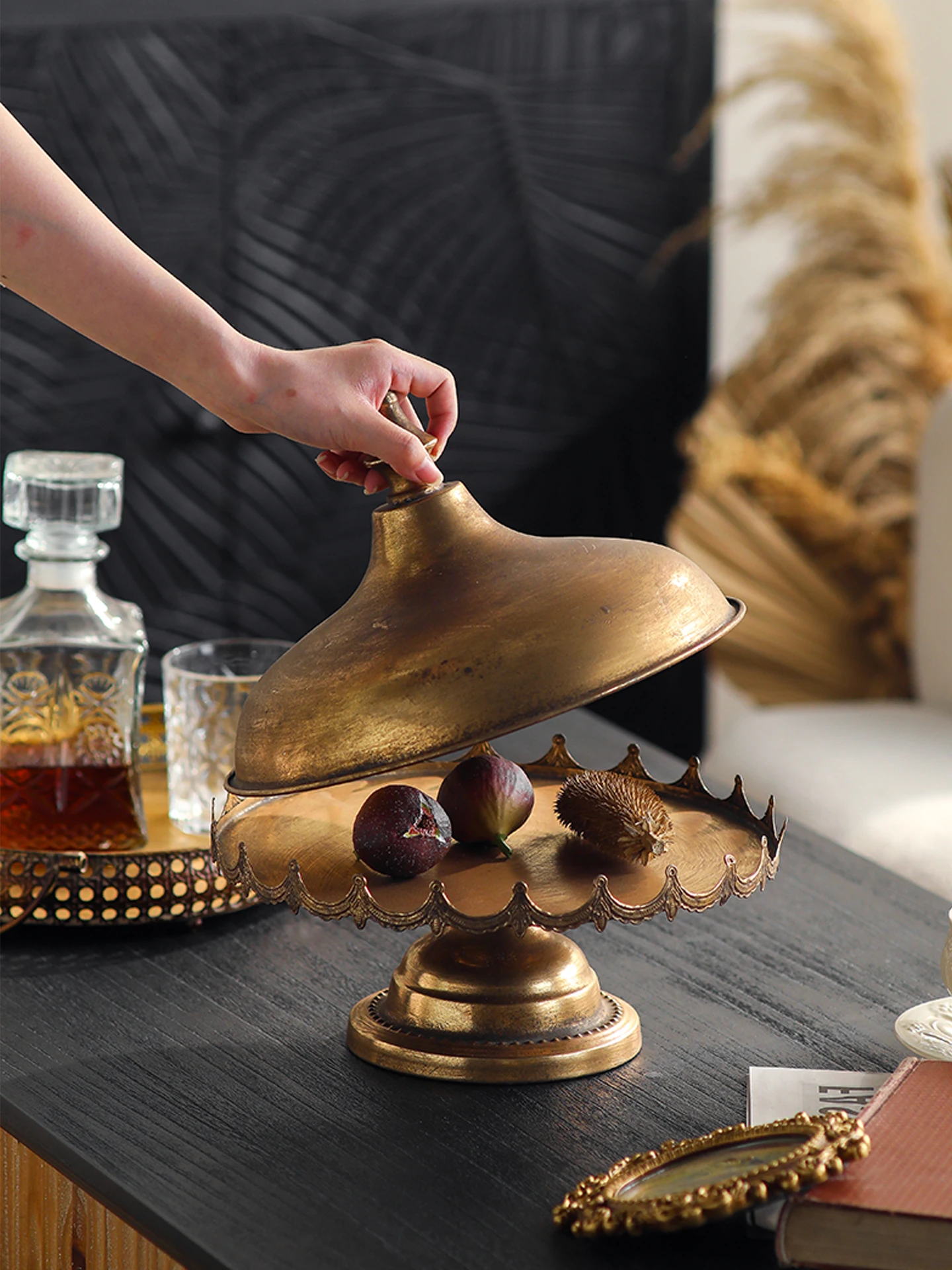 Rustic Vintage Iron Art Cake Tray Dim Sum Plate Decorative Fruit Basket with Lid Antique Look Plate Home Decor Accessories
Rustic Vintage Iron Art Cake Tray Dim Sum Plate Decorative Fruit Basket with Lid Antique Look Plate Home Decor Accessories