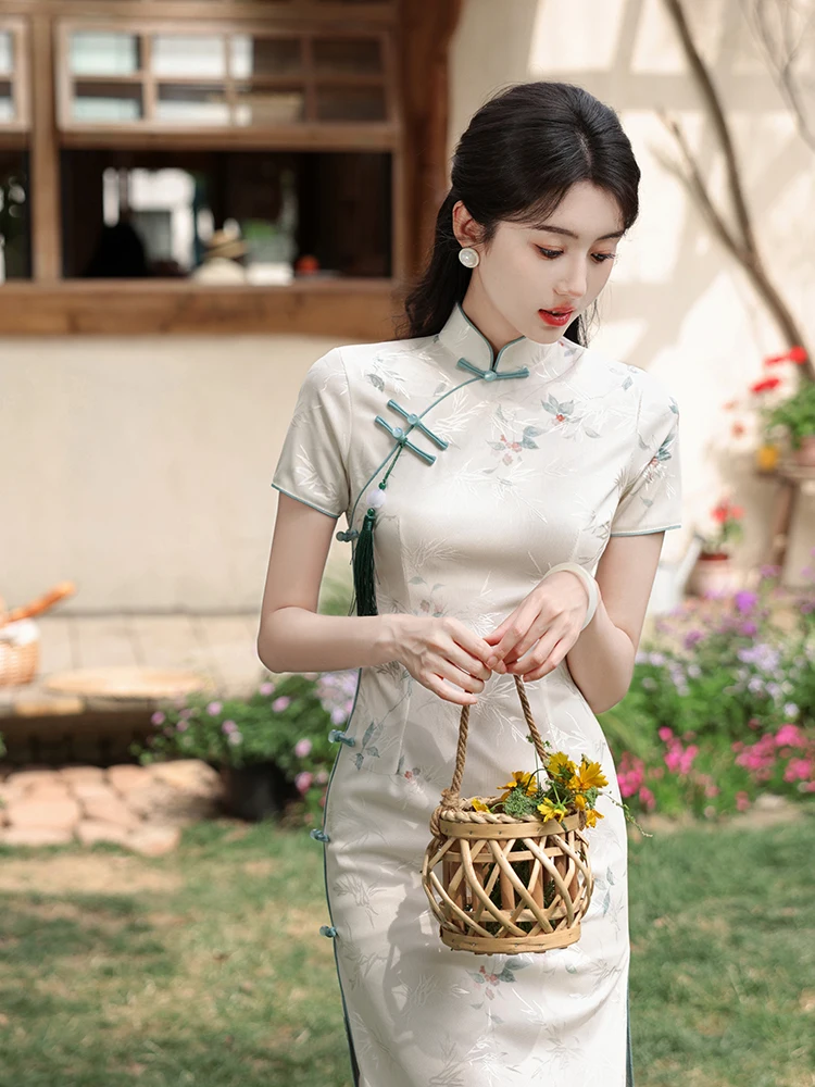 Ele Young Girl's New Chinese Sle Dr Summer ort Sve Midi Qipao Daily Wear Beautiful Fem Faion Retro Wind
Ele Young Girl's New Chinese Sle Dr Summer ort Sve Midi Qipao Daily Wear Beautiful Fem Faion Retro Wind