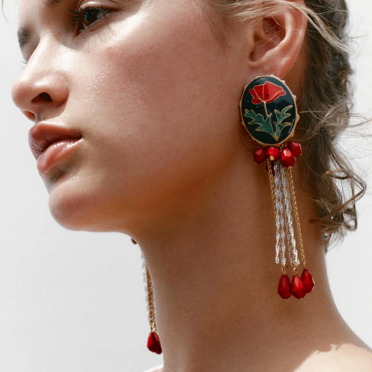 Beaded Flower Button Earrings For Women Bohemia Vintage Elegant Enamel Flower Tassel Earrings Suitable For Banquets
Beaded Flower Button Earrings For Women Bohemia Vintage Elegant Enamel Flower Tassel Earrings Suitable For Banquets