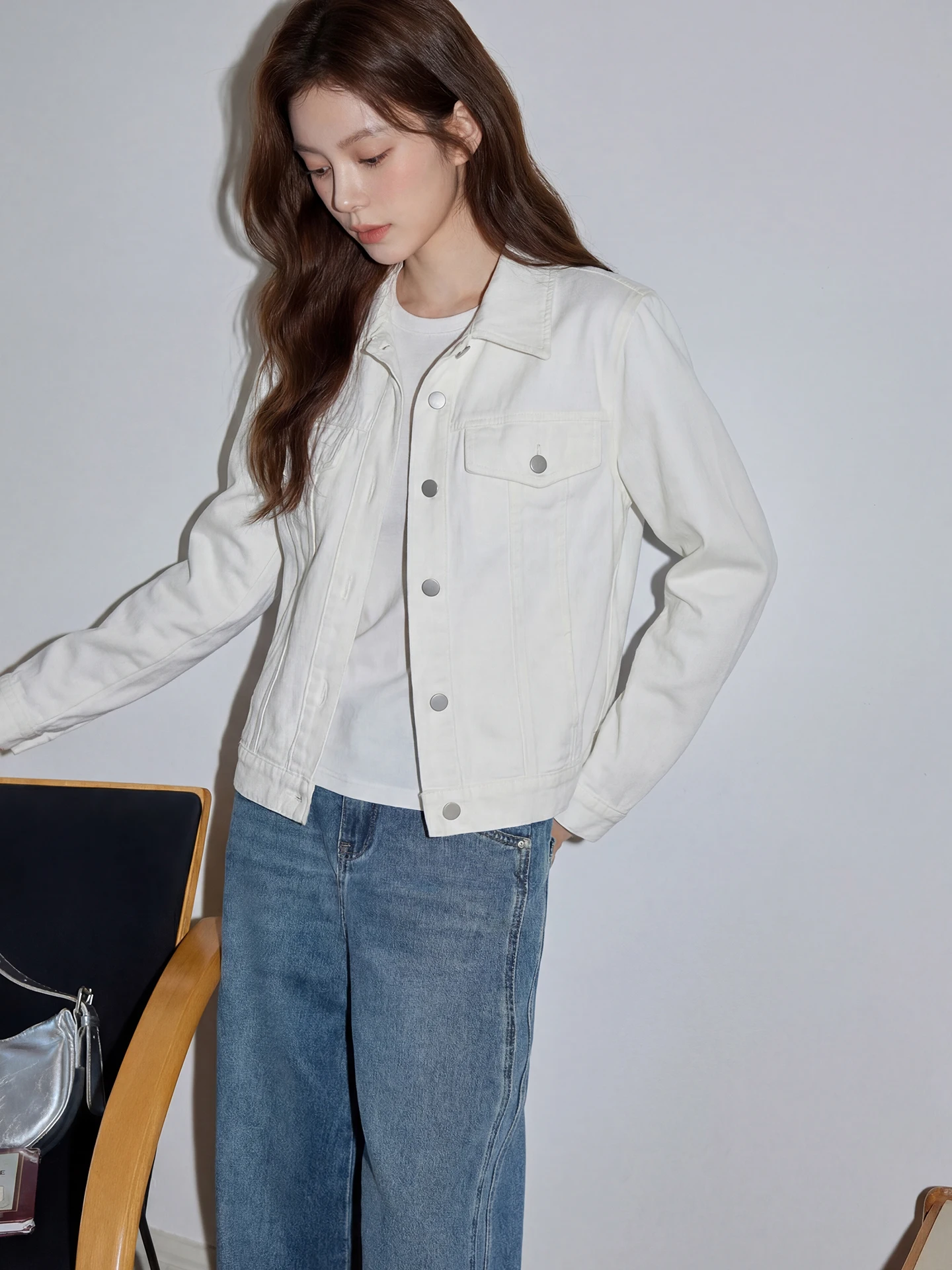 Women's White Short Denim Jacket Spring New Loose Cardigan Top Korean Style Design Sense Structure Jeans Outerwear
Women's White Short Denim Jacket Spring New Loose Cardigan Top Korean Style Design Sense Structure Jeans Outerwear