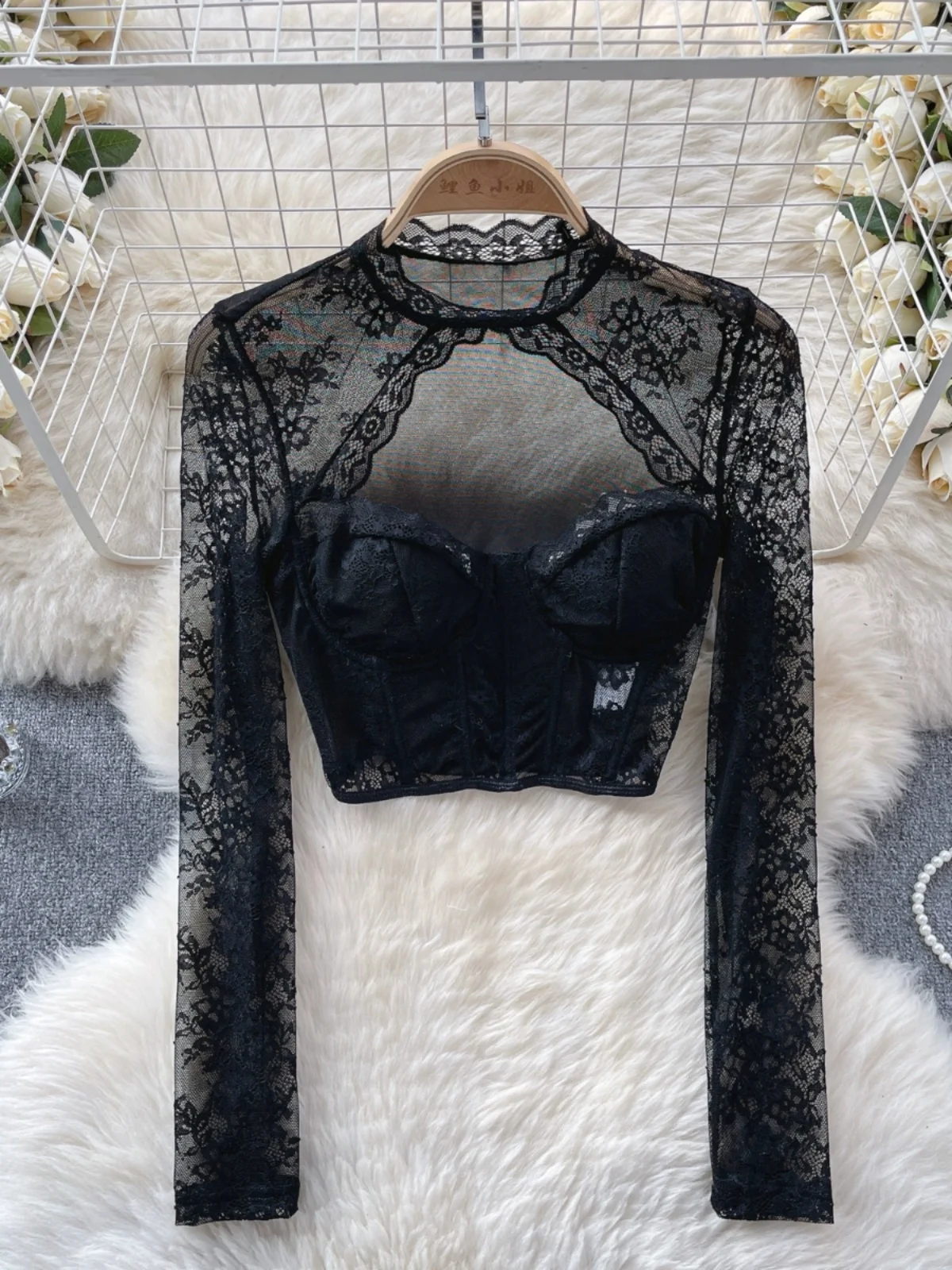 Sweet Lace Crop Top Women's Hollow out Neck Sexy See through Long Sleeve Slim Fit Short Style Belly Baring Base Shirt
Sweet Lace Crop Top Women's Hollow out Neck Sexy See through Long Sleeve Slim Fit Short Style Belly Baring Base Shirt